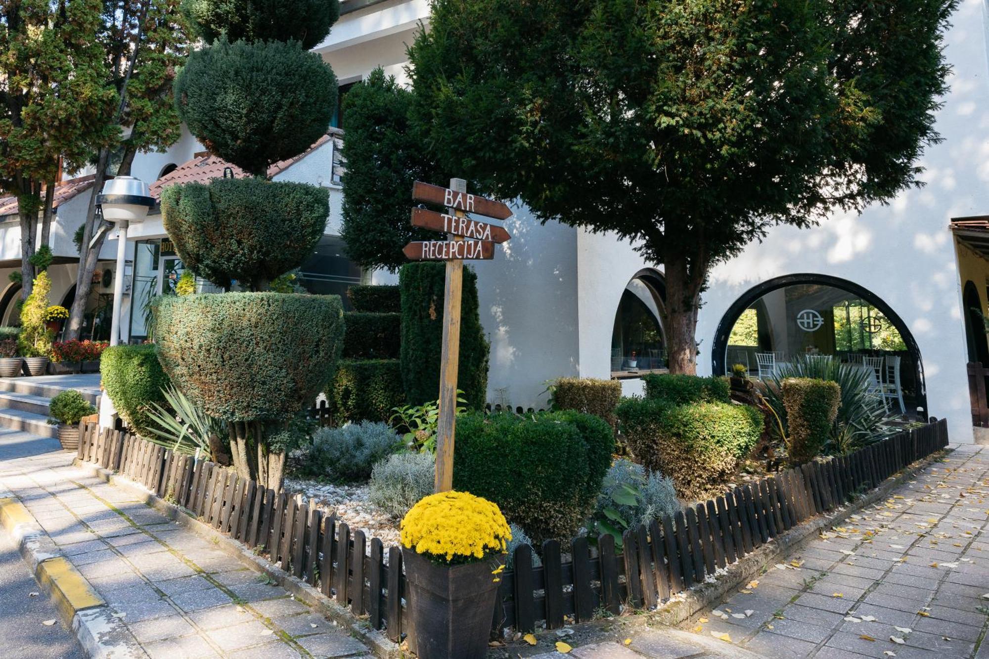 Hotel Gradche Kočani Extérieur photo